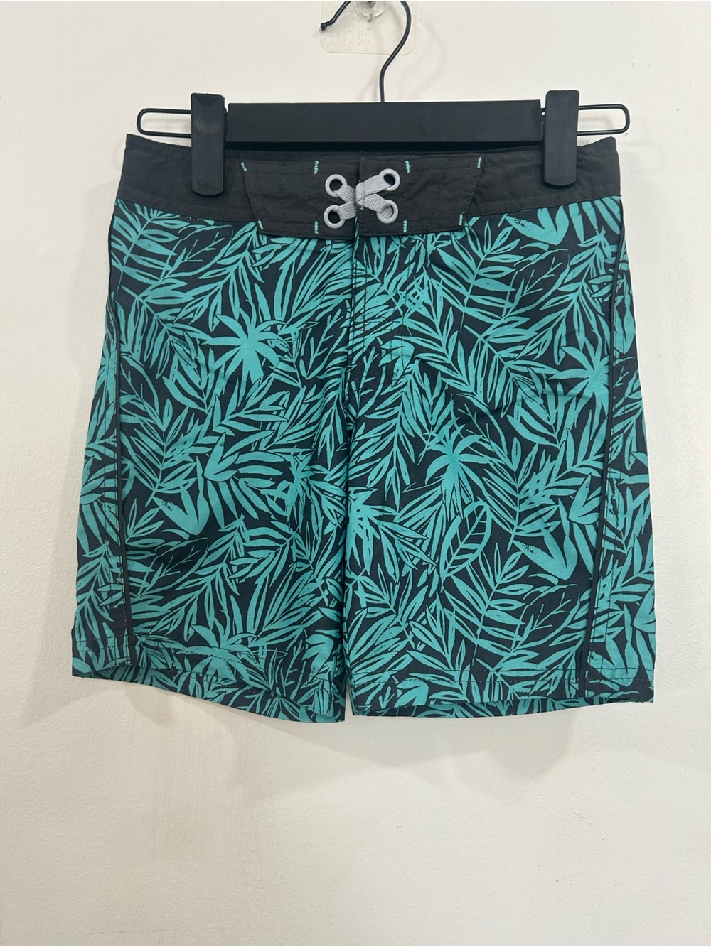 Artisan Kids One-Piece Swimsuit Teal and Black Leaf Print boys size 5